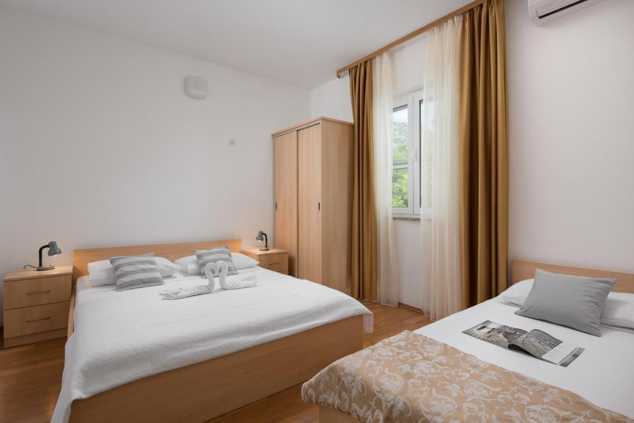 스타리그라드 파클레니차 Pansion Andelko B&B 외부 사진
