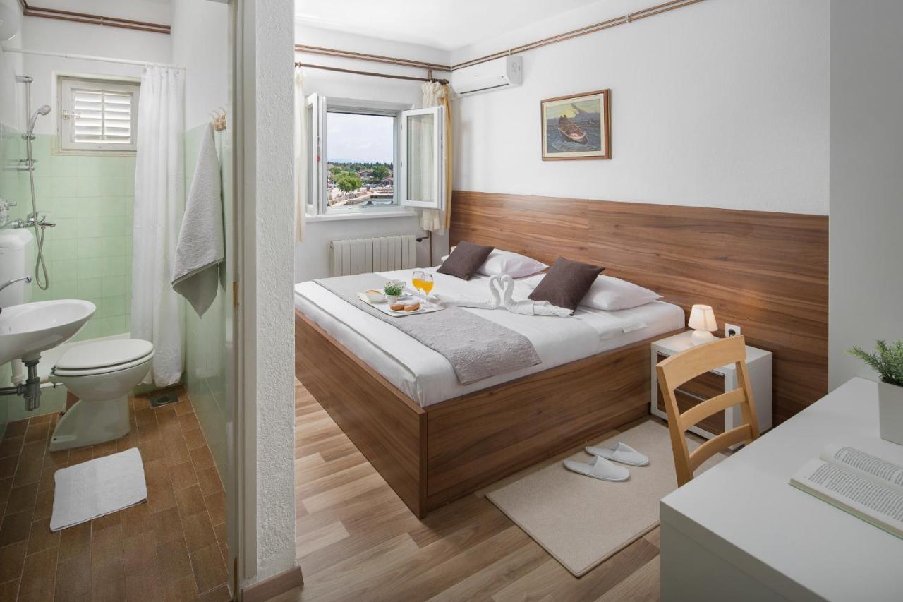 스타리그라드 파클레니차 Pansion Andelko B&B 외부 사진